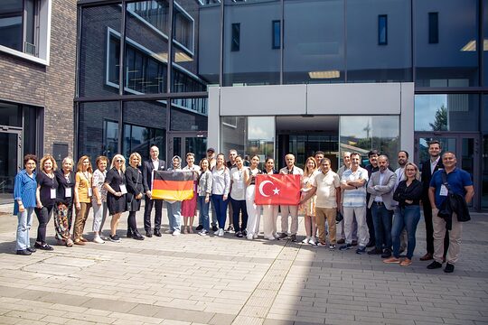 Die türkische Delegation besuchte den Campus Handwerk in Bielefeld. 