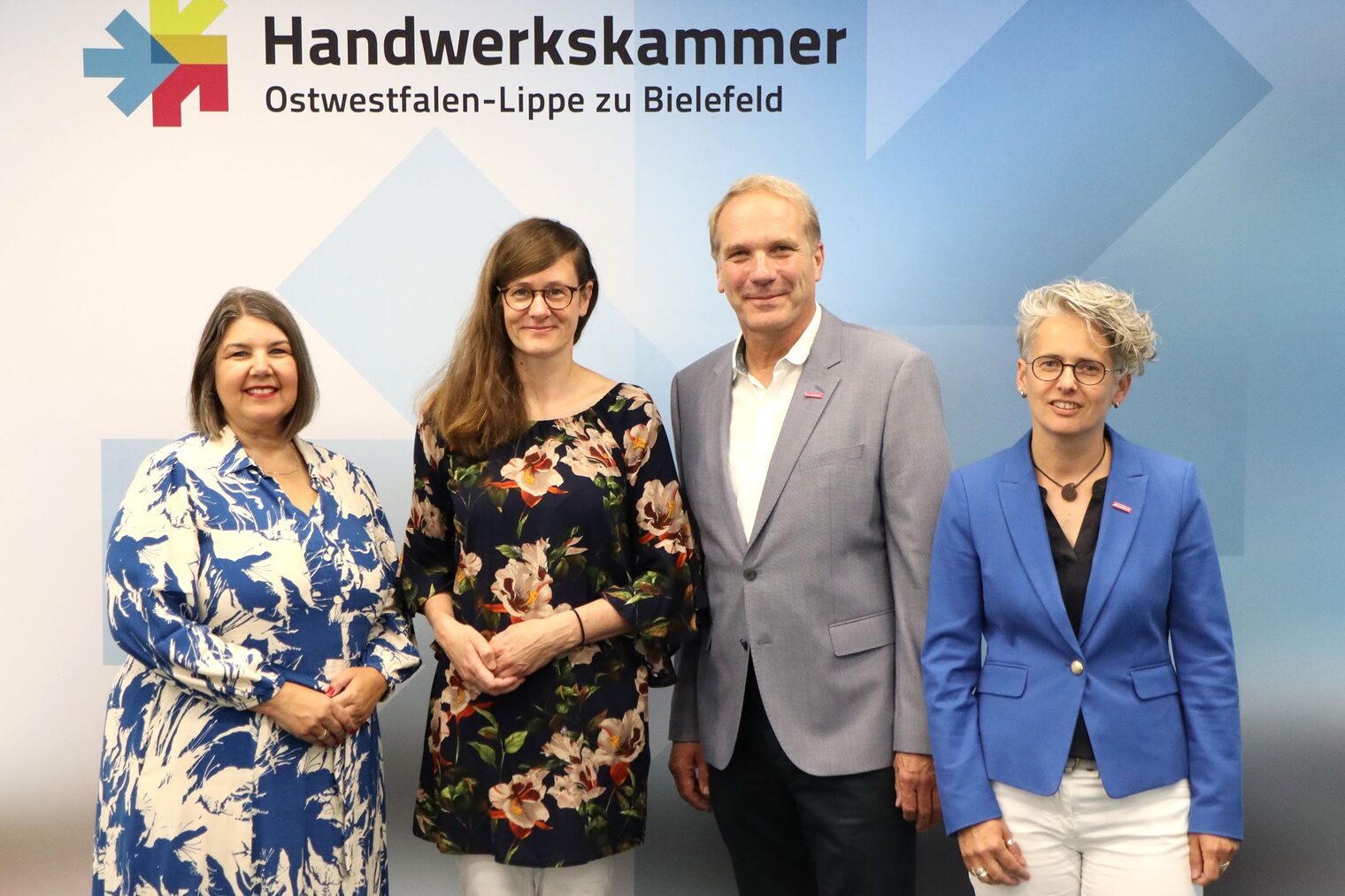 (v. l.) Dr. Maribel Illig, Geschäftsführerin der Handwerkskammer, Christina Kampmann, SPD-Landtagsabgeordnete, Heiner Dresrüsse, Vizepräsident der Handwerkskammer, Ragna Köstner, stellvertretende Hauptgeschäftsführerin der Handwerkskammer. 