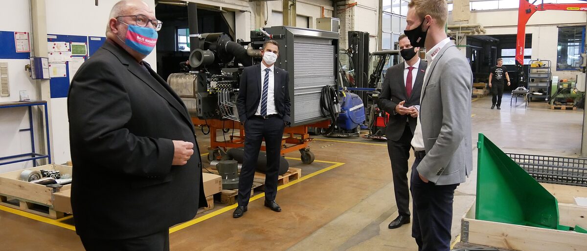 Das Stiftungskuratorium beim Betriebsbesuch einer der Zukunftspreisträger 2020, der Jenz GmbH. Das Stiftungskuratorium beim Betriebsbesuch einer der Zukunftspreisträger 2020, der Jenz GmbH.